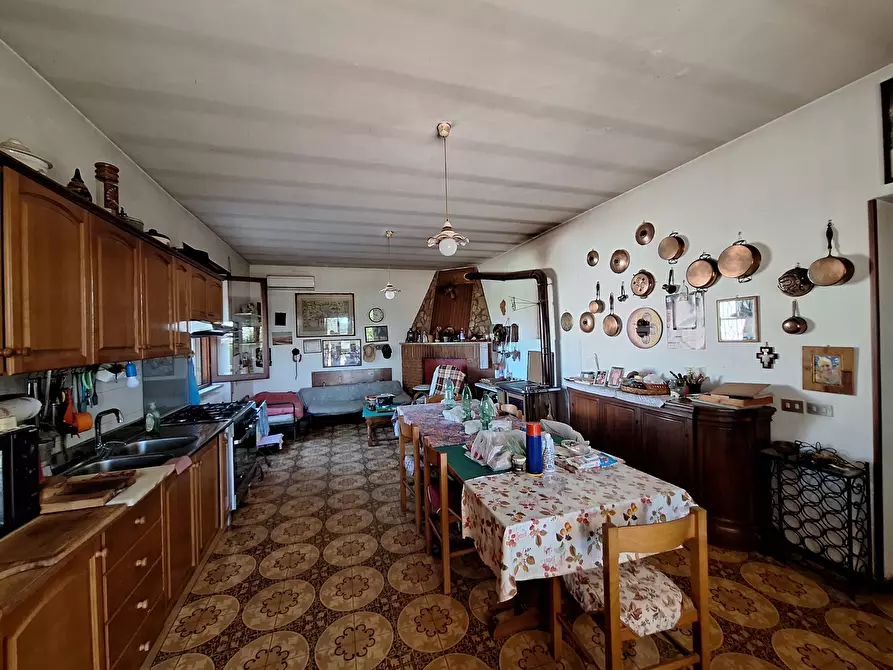 Immagine 44 di Villa in vendita  in Strada Comunale Campo Maggiore 10 a Rignano Flaminio