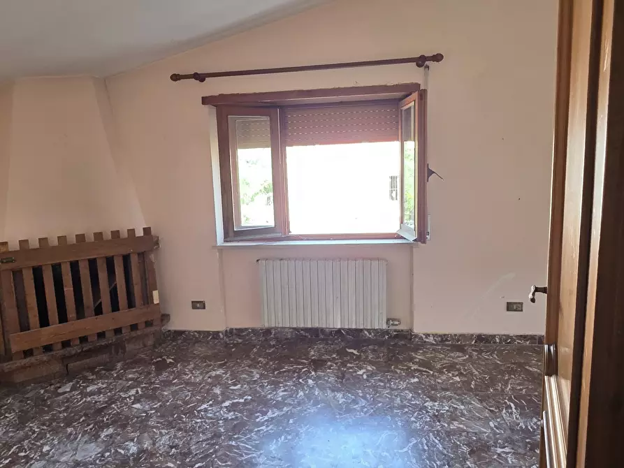 Immagine 43 di Palazzo in vendita  in Via Giovanni Pascoli 18 a Morlupo