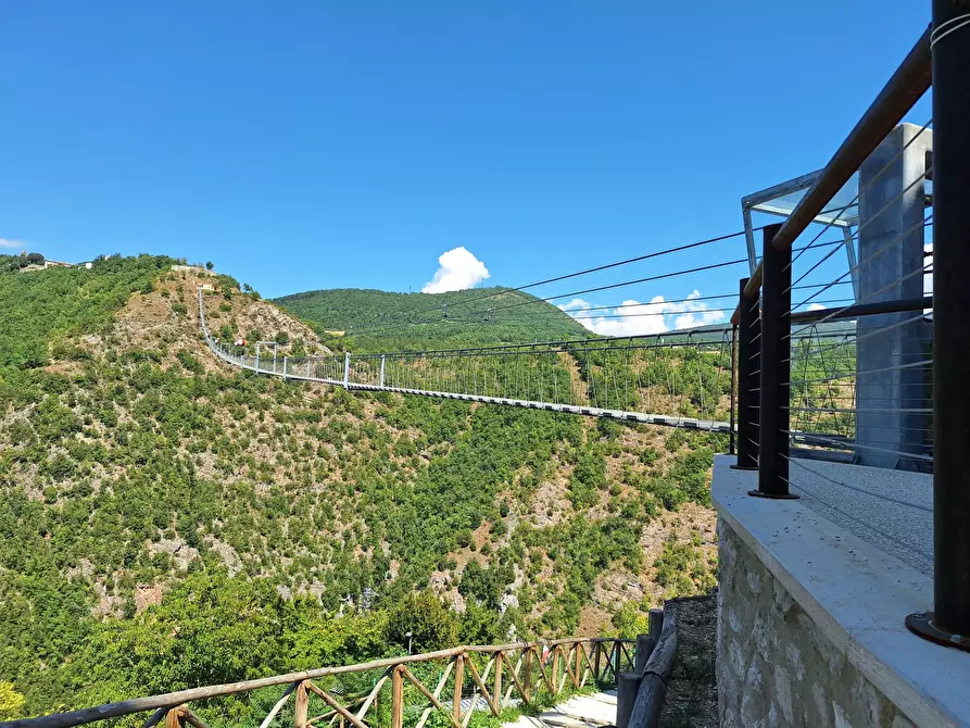 Immagine 35 di Casa indipendente in vendita  in cammoro a Sellano