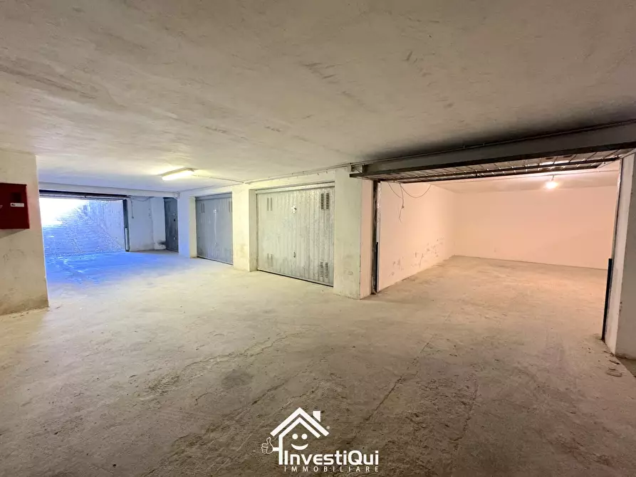 Immagine 6 di Garage in vendita  in Piazza Nenni 18 a Pietra Ligure