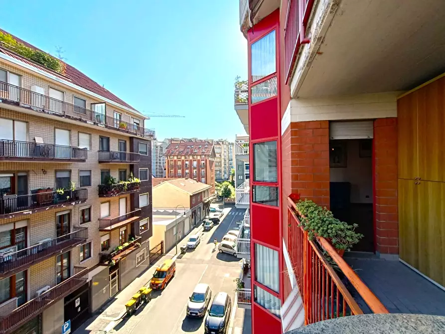 Immagine 10 di Pentalocale in vendita  in Via Villarbasse 32 a Torino