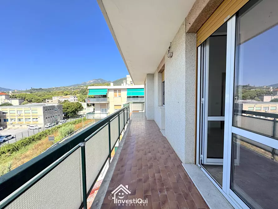 Immagine 17 di Bilocale in vendita  in Viale Riviera 22 a Pietra Ligure