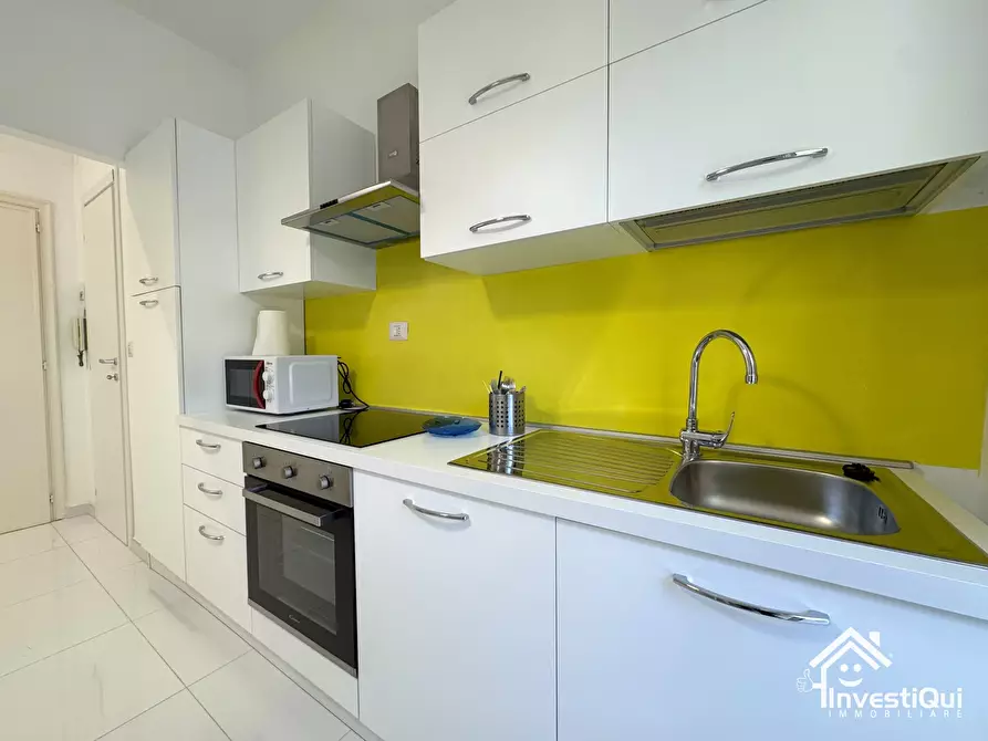 Immagine 5 di Bilocale in vendita  in Viale della Repubblica 91 a Pietra Ligure