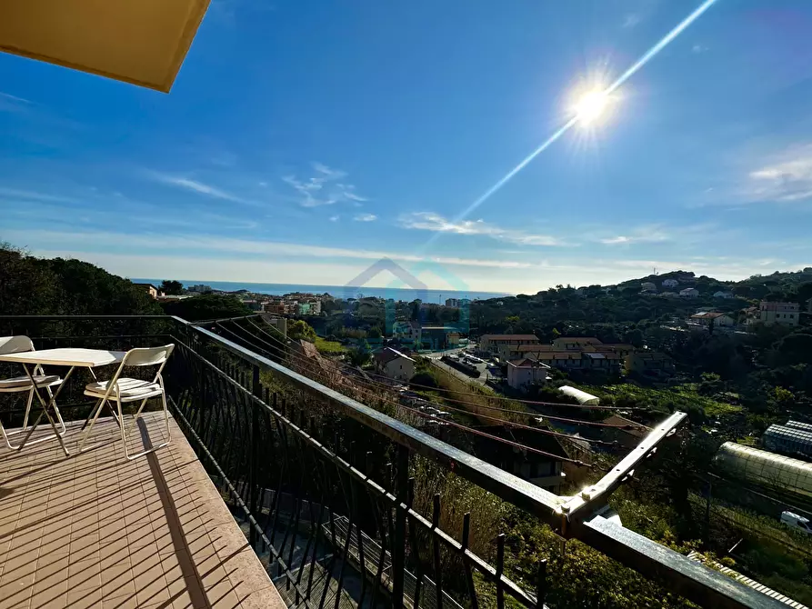 Immagine 1 di Bilocale in affitto  in Via alla Torre 36 a Spotorno