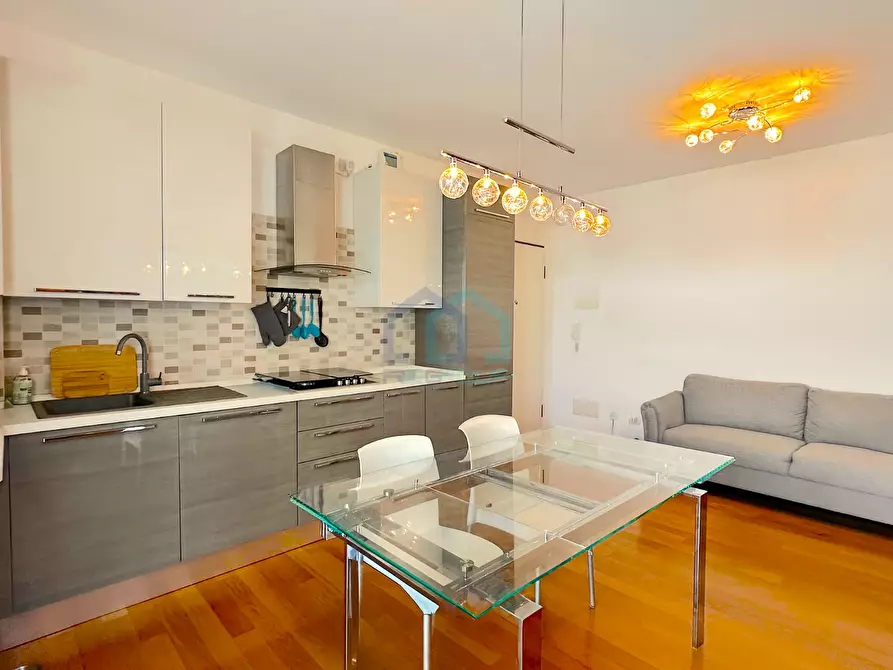 Immagine 1 di Trilocale in vendita  in Via Privata Vistamare 8 a Savona