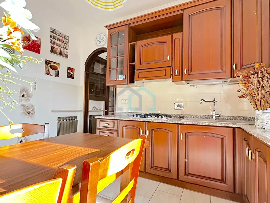 Immagine 6 di Pentalocale in vendita  in Via Piave 25 a Savona