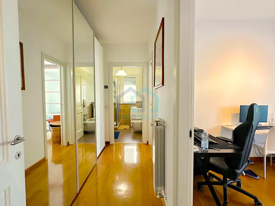 Immagine 9 di Trilocale in vendita  in Via Privata Vistamare 8 a Savona