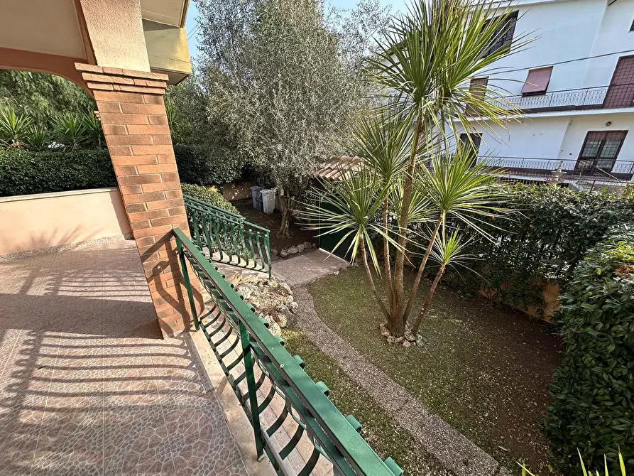 Immagine 11 di Casa trifamiliare in vendita  in Via Svetonio 73 a Guidonia Montecelio