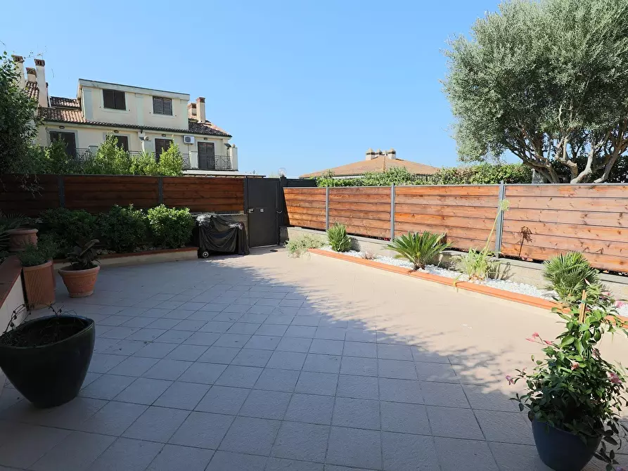 Immagine 6 di Villa in vendita  in Via di Marco Simone 80 a Guidonia Montecelio