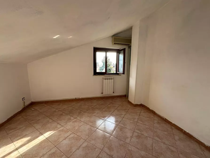 Immagine 25 di Casa trifamiliare in vendita  in Via Svetonio 73 a Guidonia Montecelio