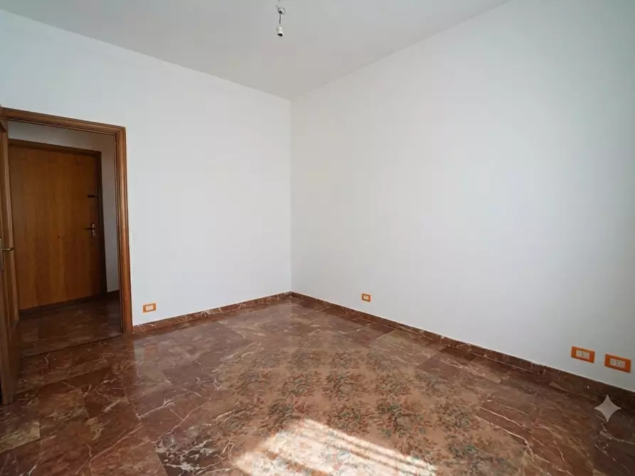 Immagine 11 di Trilocale in vendita  in Corso Cristoforo Colombo 11 a Chiavari