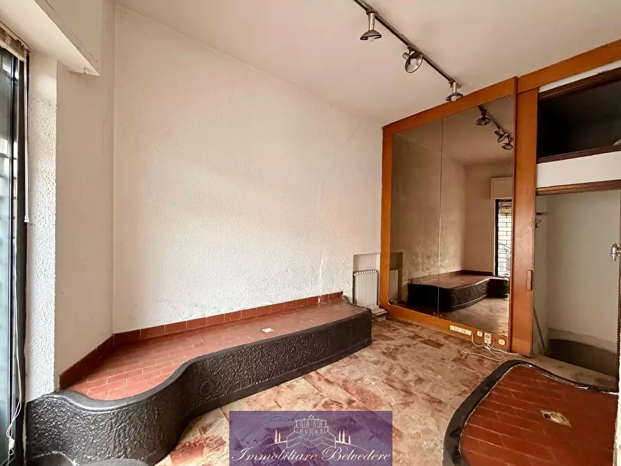 Immagine 4 di Locale commerciale in vendita  in Via Pier Capponi a Firenze