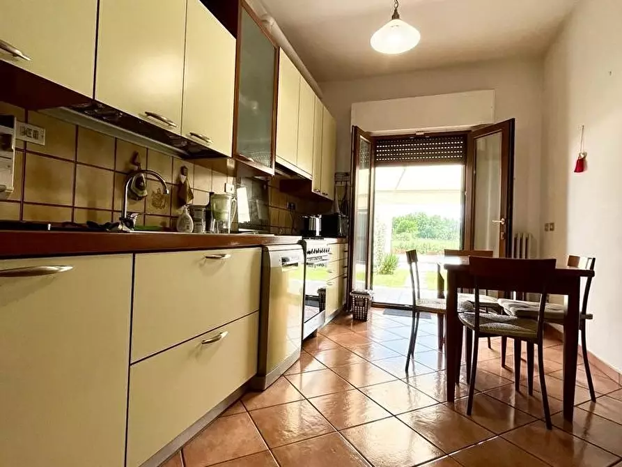 Immagine 30 di Villetta a schiera in vendita  in Via Trento a Campi Bisenzio