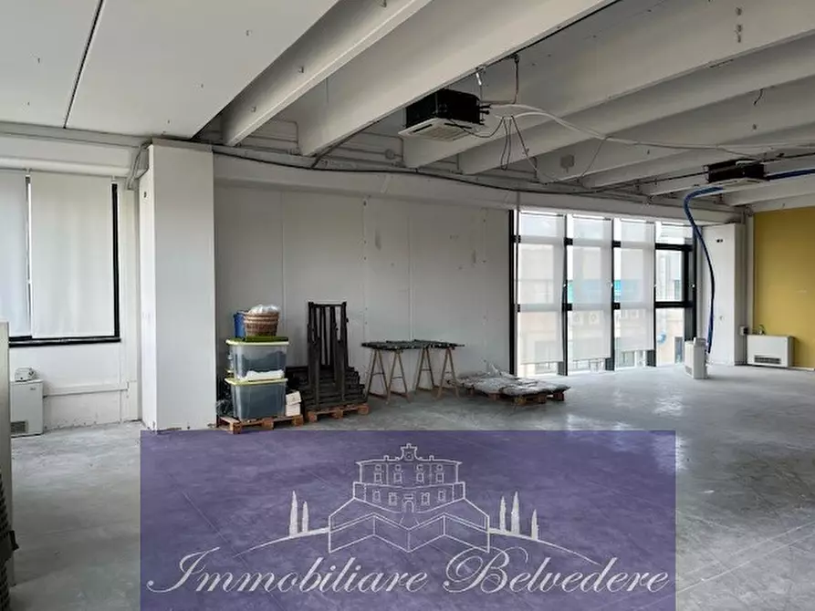 Immagine 8 di Magazzino in vendita  in Viale Europa a Scandicci