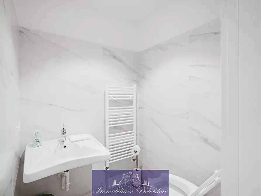 Immagine 7 di Locale commerciale in vendita  in Via Giambologna a Firenze