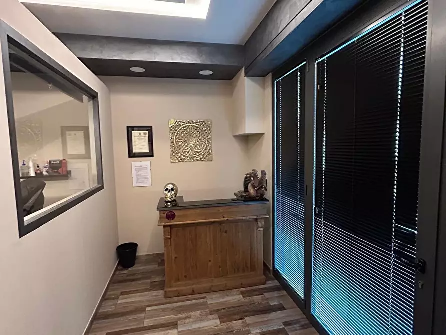 Immagine 12 di Locale commerciale in vendita  in Via Francesco Corteccia a Firenze