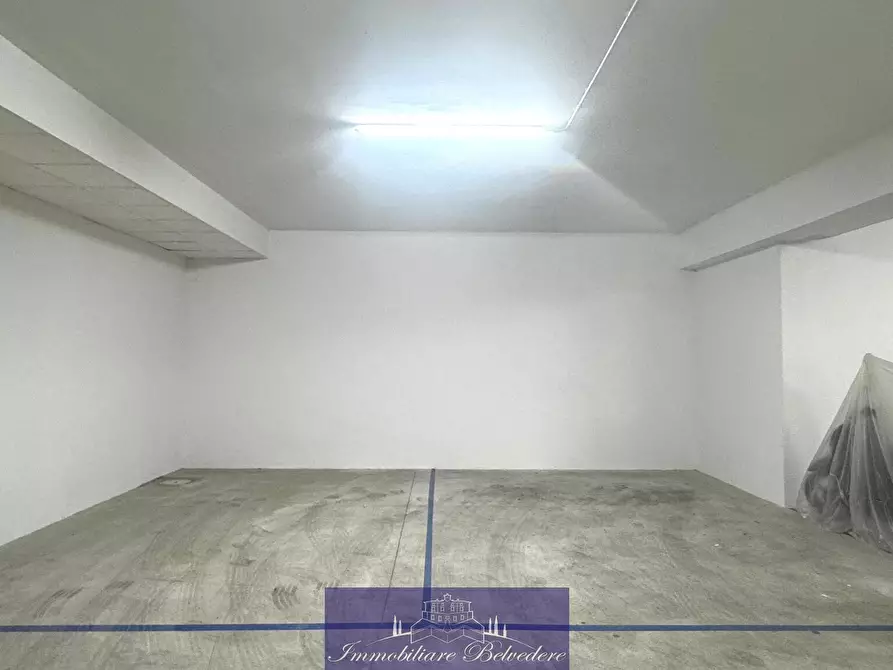 Immagine 2 di Garage in vendita  in Piazza Pietro Mascagni a Firenze