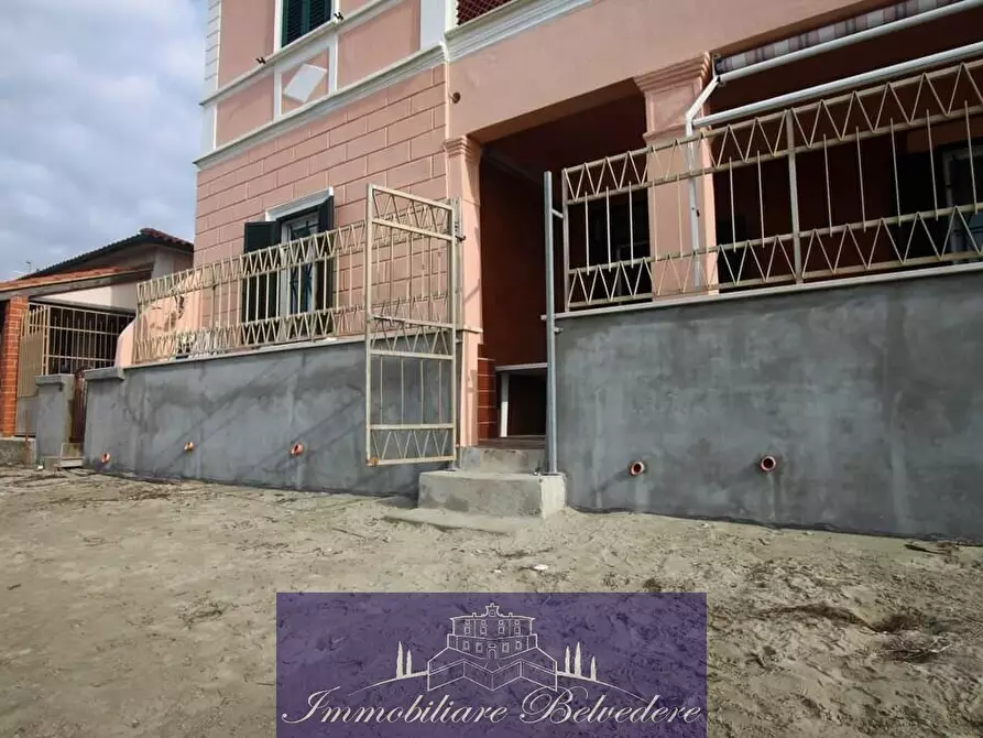 Immagine 8 di Villetta a schiera in vendita  in Viale Italia a Follonica