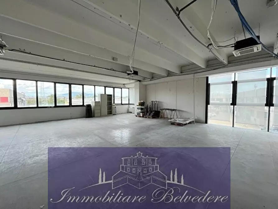 Immagine 1 di Magazzino in vendita  in Viale Europa a Scandicci