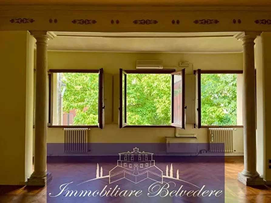 Immagine 1 di Villa in affitto  in Lungarno del Tempio a Firenze