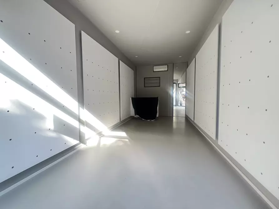 Immagine 9 di Locale commerciale in affitto  in via C. B. Cavour 38 a Crevalcore