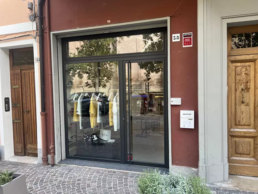 Immagine 1 di Locale commerciale in affitto  in via C. B. Cavour 38 a Crevalcore