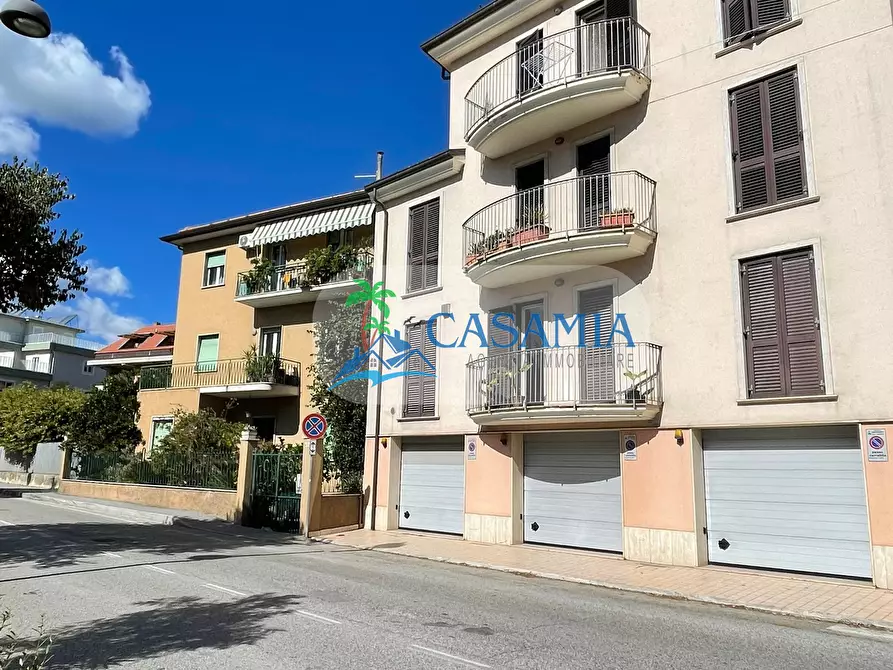 Immagine 1 di Ufficio in affitto  in Via Luciano Manara a San Benedetto Del Tronto