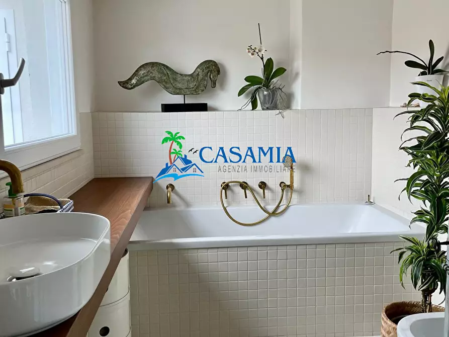 Immagine 25 di Casa indipendente in vendita  in Via Volturno 42 a San Benedetto Del Tronto