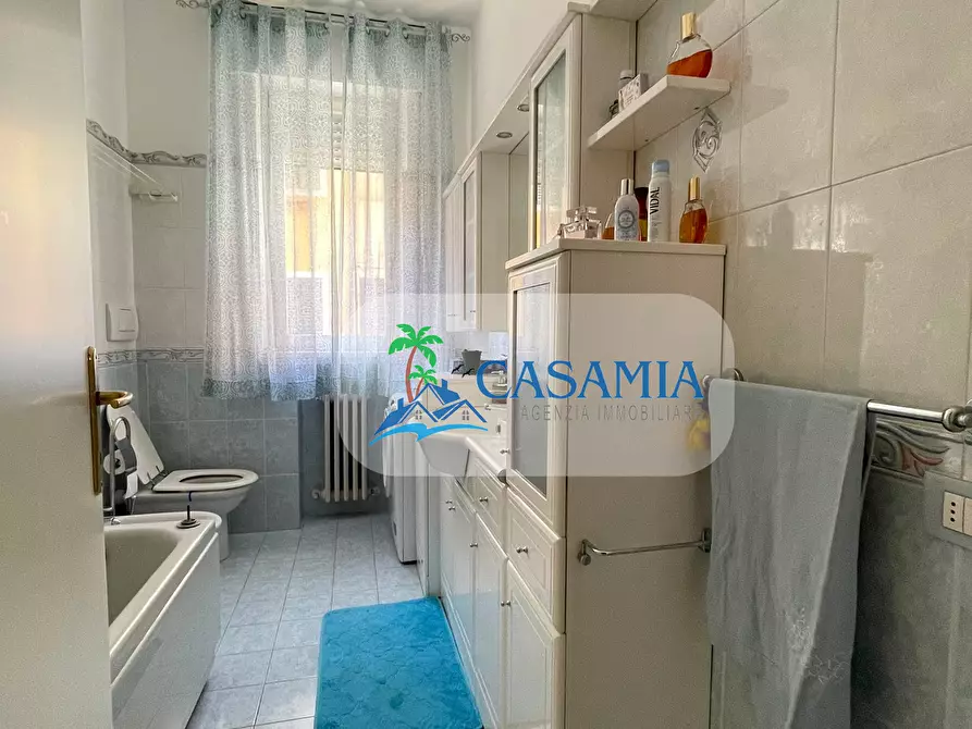 Immagine 14 di Pentalocale in vendita  in Via Montebello a San Benedetto Del Tronto