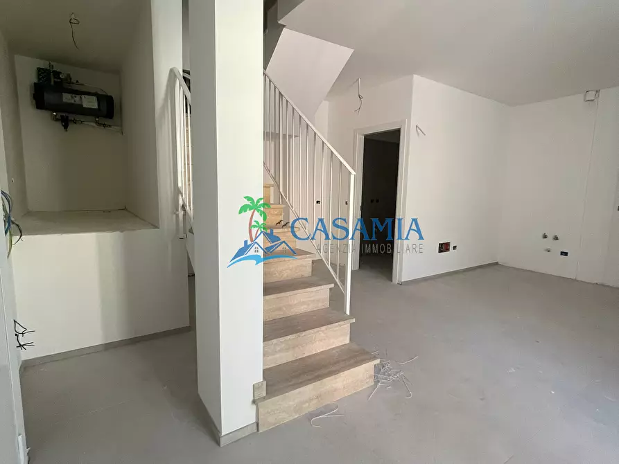 Immagine 6 di Casa trifamiliare in vendita  a Grottammare