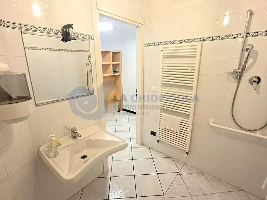 Immagine 18 di Ufficio in affitto  a Bologna