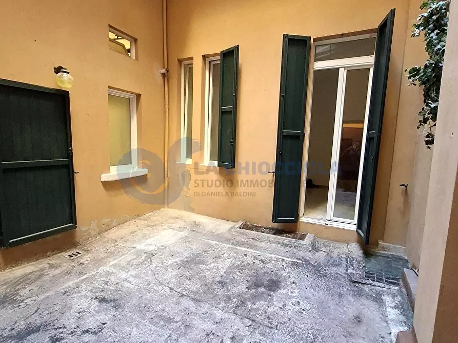 Immagine 20 di Ufficio in vendita  a Bologna