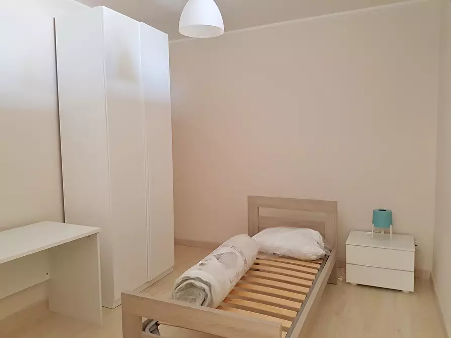 Immagine 8 di Stanza singola in affitto  a Catanzaro