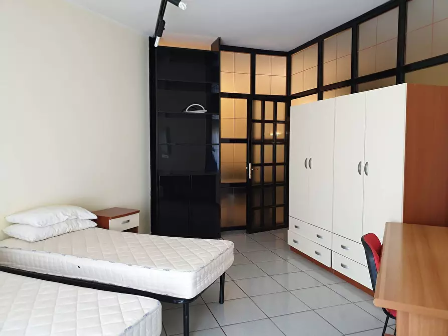 Immagine 7 di Stanza singola in affitto  a Catanzaro