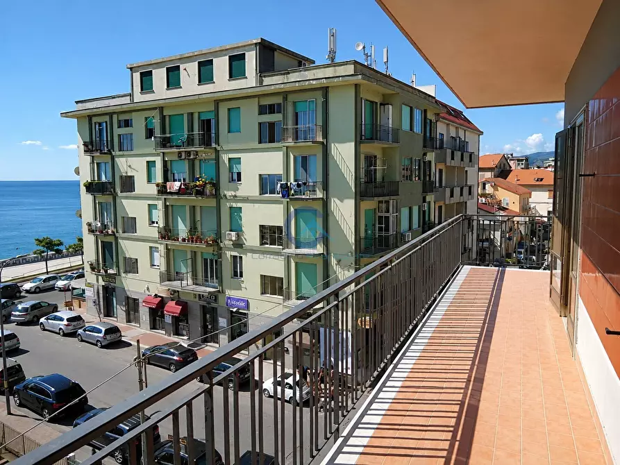 Immagine 1 di Quadrilocale in affitto  in Via F.Caracciolo 1 a Catanzaro