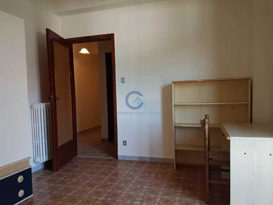 Immagine 14 di Stanza singola in affitto  a Catanzaro