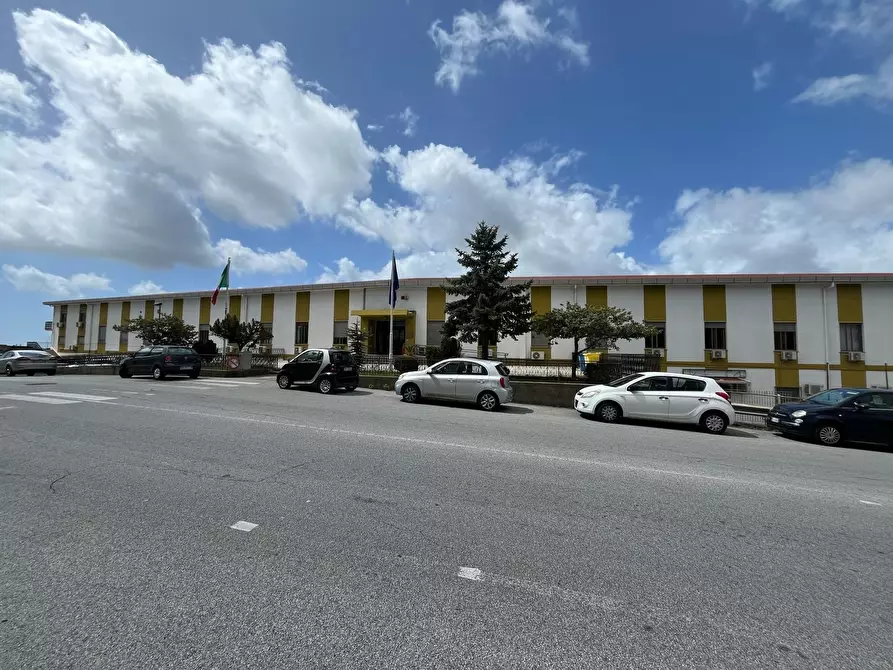 Immagine 7 di Palazzo in vendita  in Viale Tommaso Campanella 15 a Catanzaro