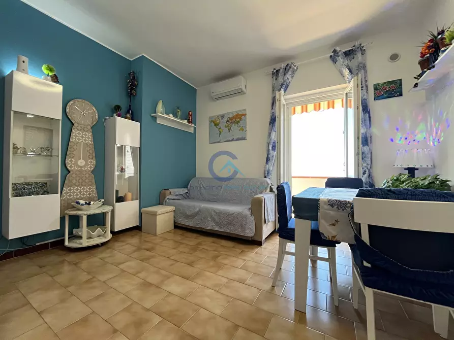 Immagine 2 di Trilocale in vendita  in Via San Martino a Stalettì