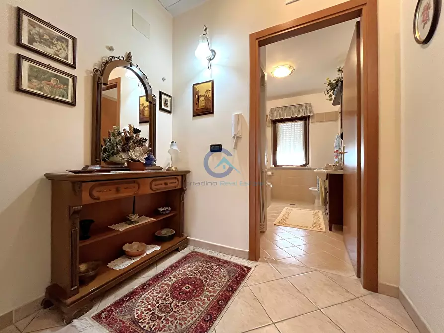 Immagine 8 di Casa trifamiliare in vendita  a Catanzaro