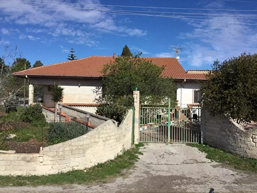 Immagine 46 di Villa in vendita  in via marzamemi a Melilli