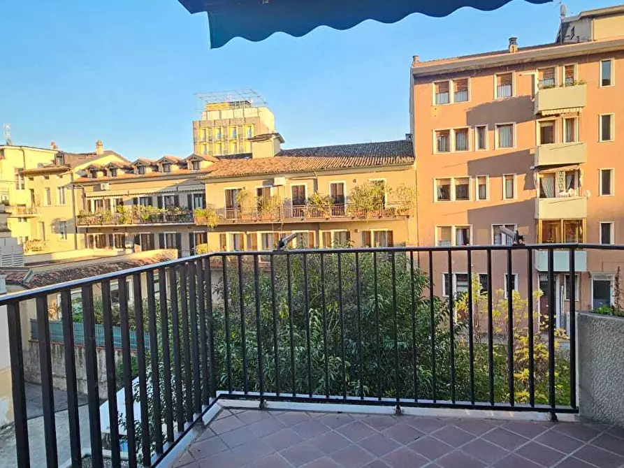 Immagine 25 di Trilocale in vendita  a Brescia