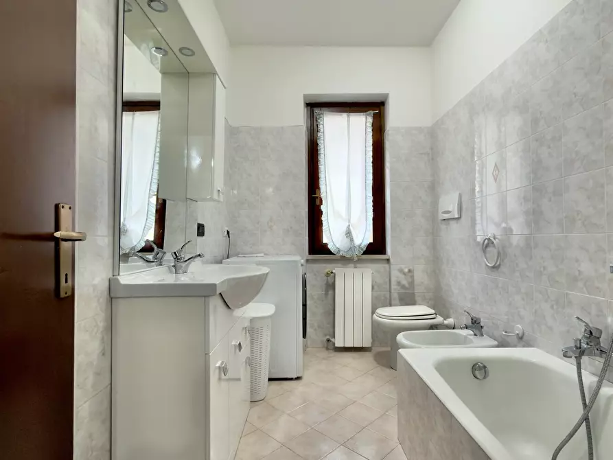 Immagine 13 di Trilocale in vendita  in Via Roma a Gardone Val Trompia