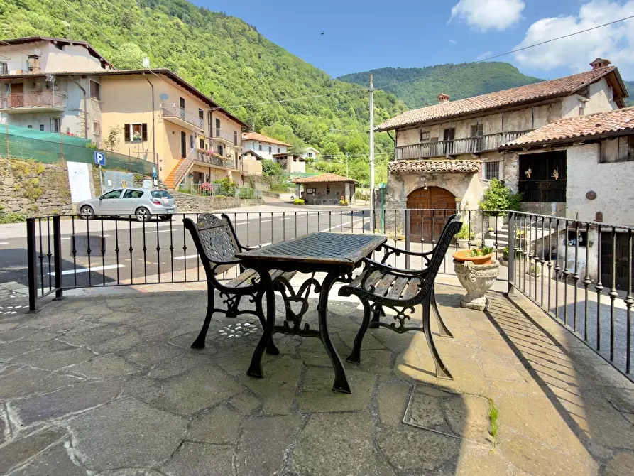 Immagine 9 di Porzione di casa in vendita  in Via Navono 1 a Pertica Alta