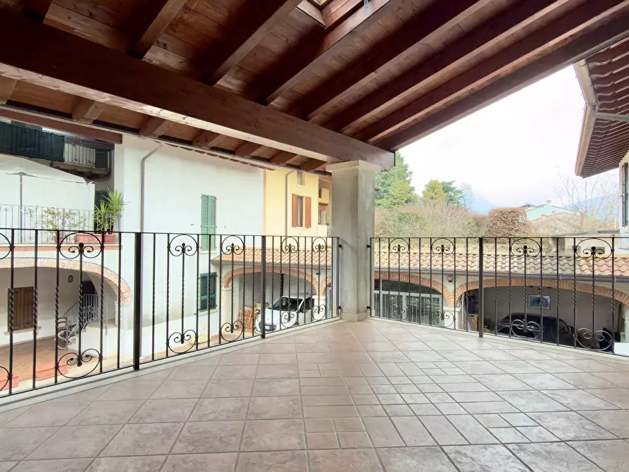 Immagine 10 di Porzione di casa in vendita  in Via Roma a Bovezzo