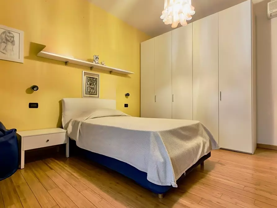 Immagine 11 di Quadrilocale in vendita  a Brescia