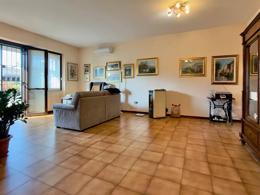 Immagine 7 di Villetta a schiera in vendita  a San Zeno Naviglio