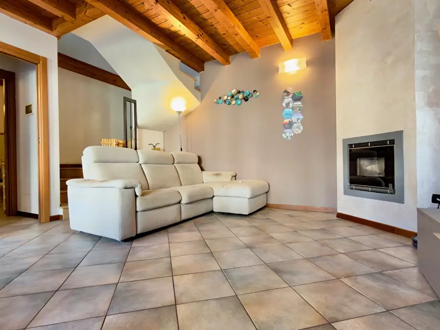 Immagine 3 di Trilocale in vendita  in Via Galliano a Passirano