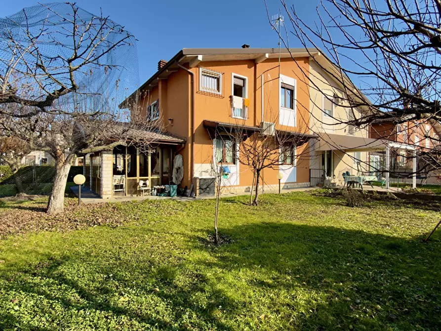 Immagine 1 di Casa bifamiliare in vendita  a Castel Mella