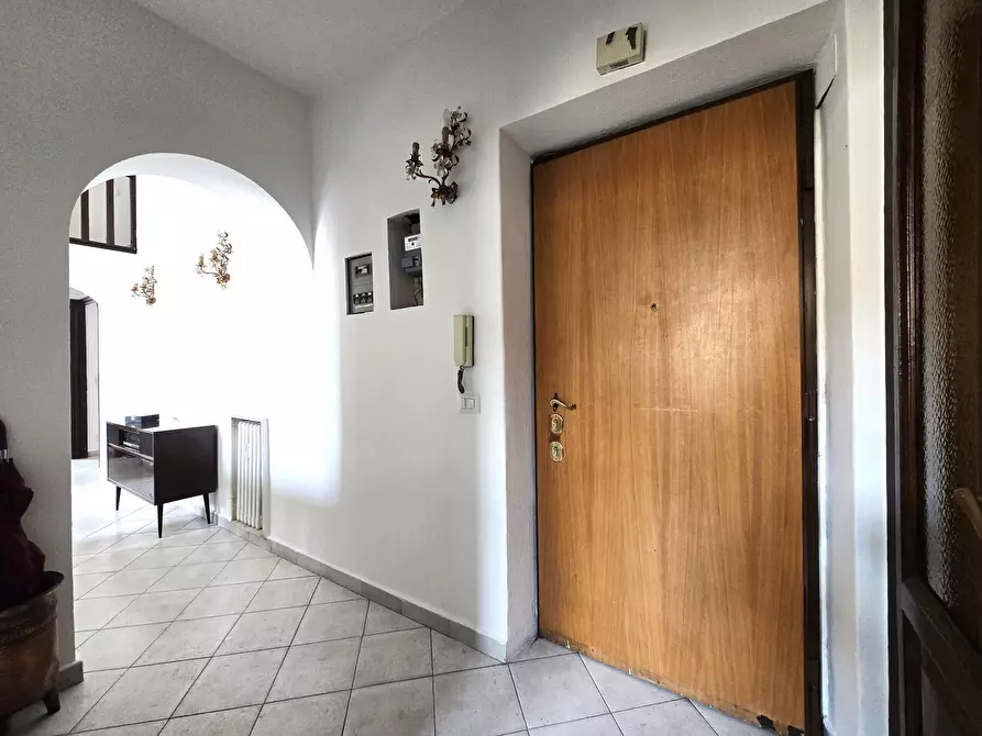 Immagine 3 di Trilocale in affitto  in Piazza di Santa Croce in Gerusalemme 1 a Roma