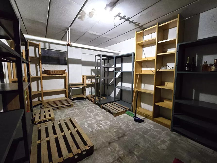 Immagine 5 di Magazzino in vendita  in Via Alessio Baldovinetti 83 a Roma